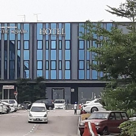 The Square Hotel Skudai Exterior foto