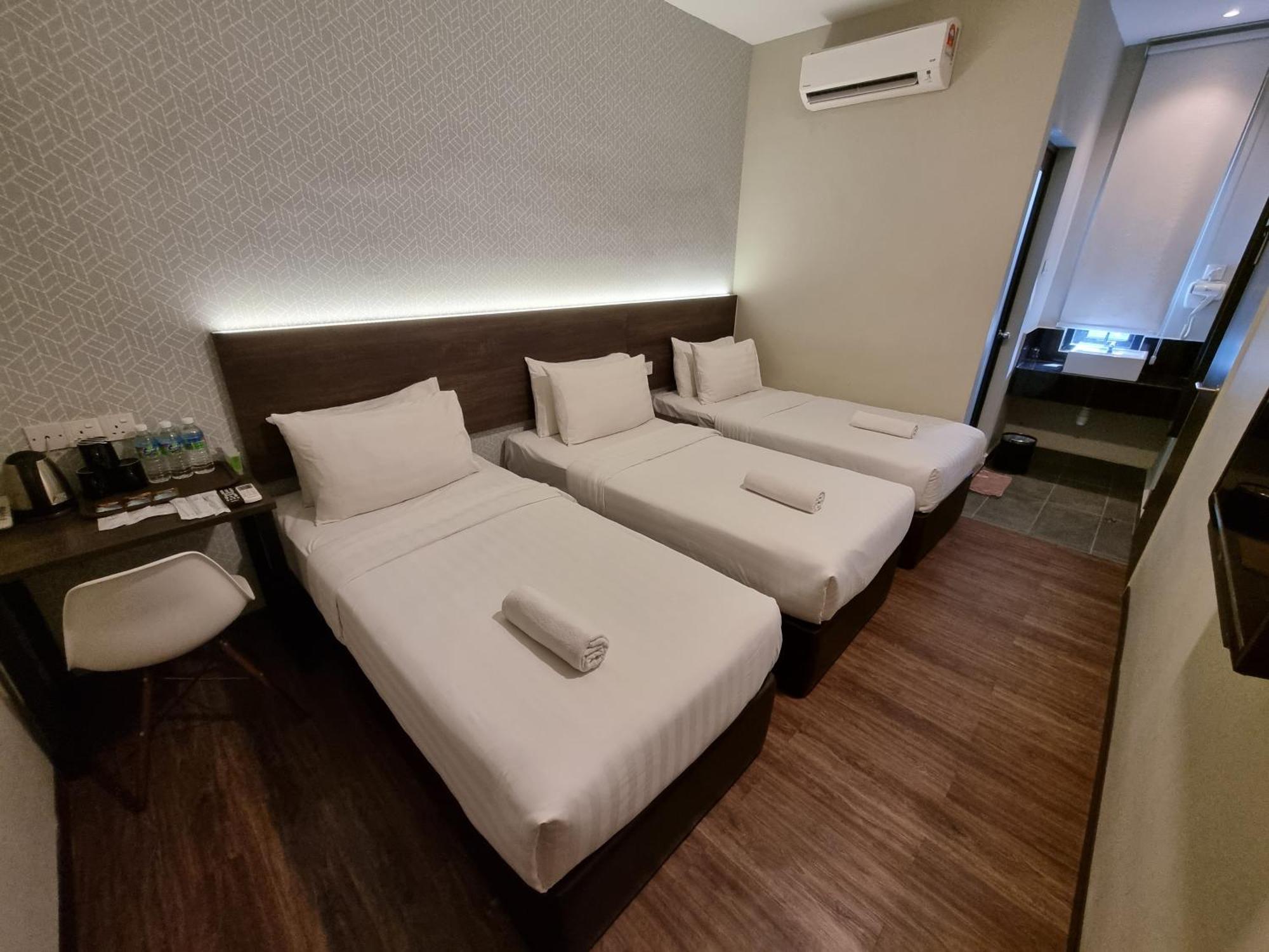 The Square Hotel Skudai Exterior foto