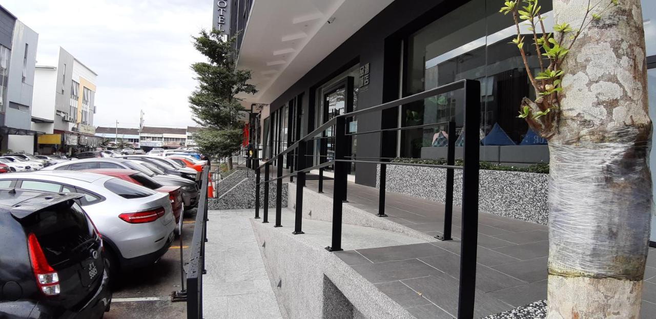 The Square Hotel Skudai Exterior foto